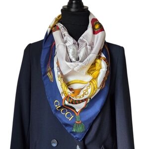 Gucci Vintage Equestrian Silk Scarf 34” Navy Hunting Scene NOS Italy Carré